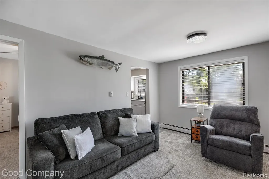 28276 Ginley Street Roseville City MI 48066
