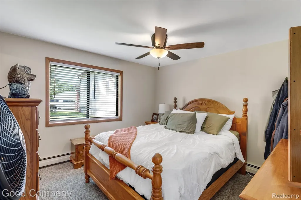 28276 Ginley Street Roseville City MI 48066