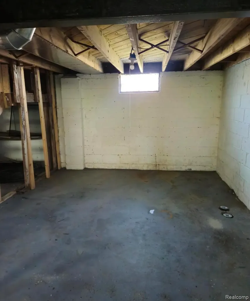 18116 Bloom Street Detroit City MI 48234