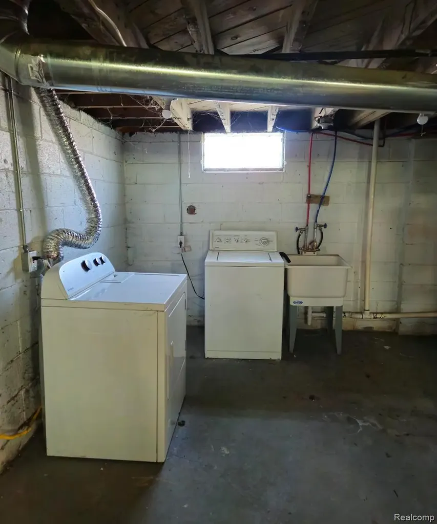 18116 Bloom Street Detroit City MI 48234