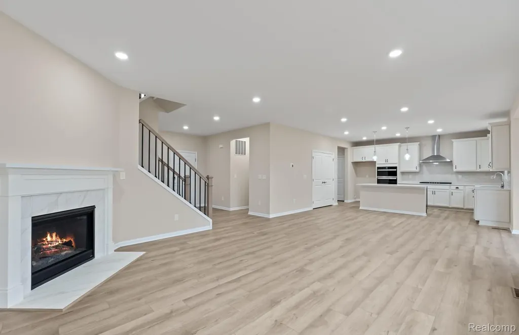 848 Kuss Drive Saline City MI 48176