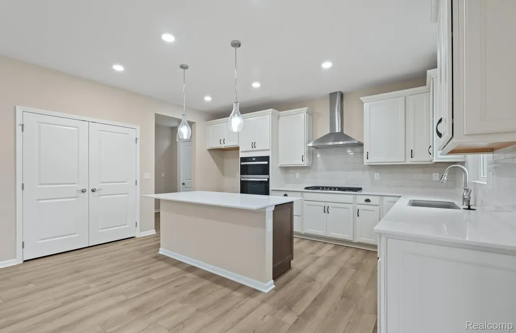 848 Kuss Drive Saline City MI 48176