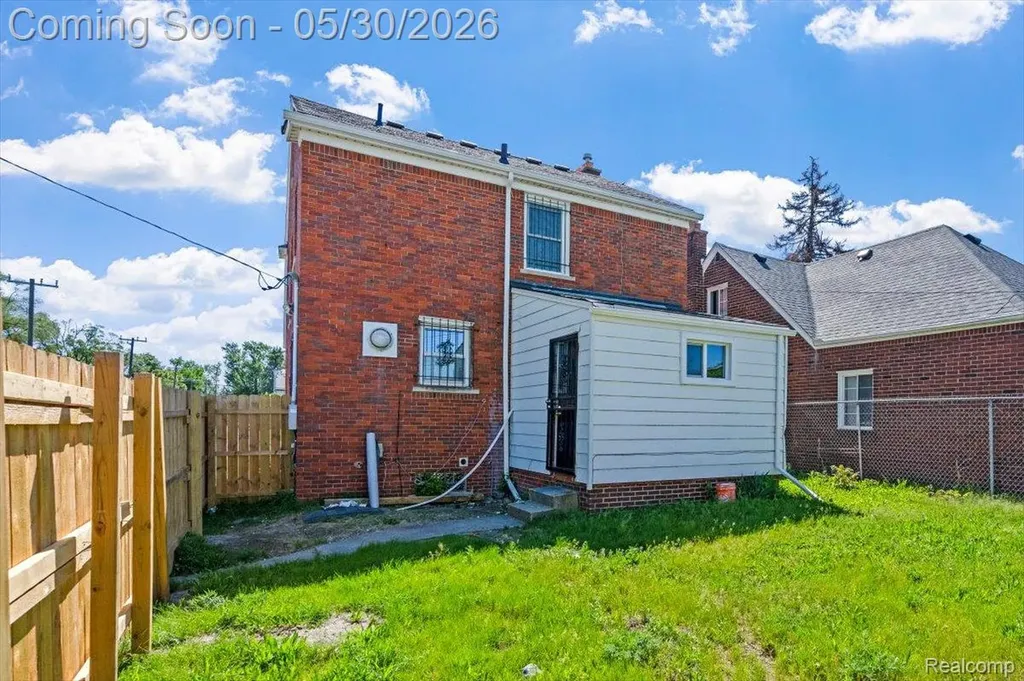 18715 Kentucky Street Detroit City MI 48221