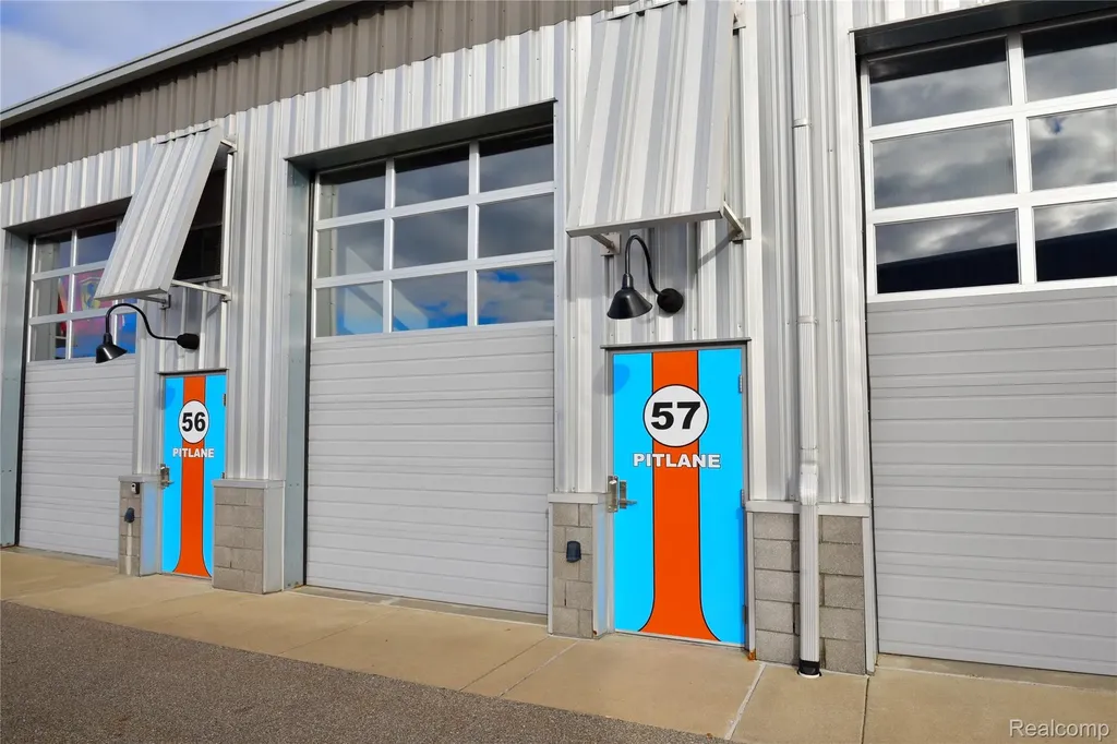 57 Pit Lane Pontiac City MI 48341