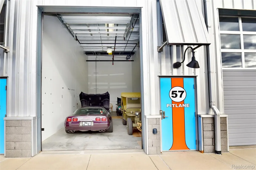 57 Pit Lane Pontiac City MI 48341