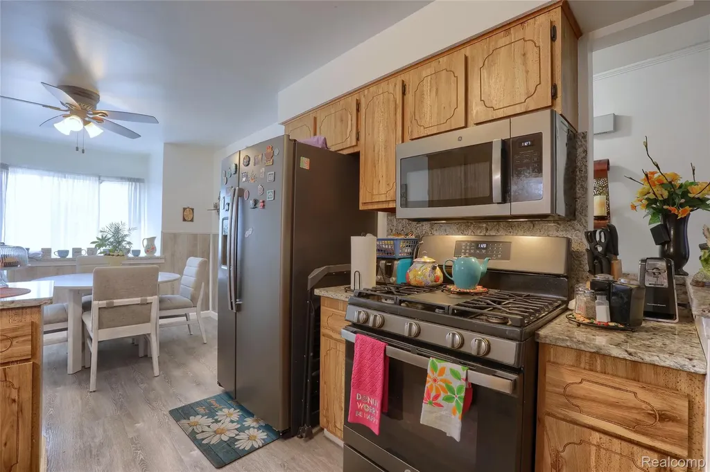 30784 Quinkert Street Roseville City MI 48066