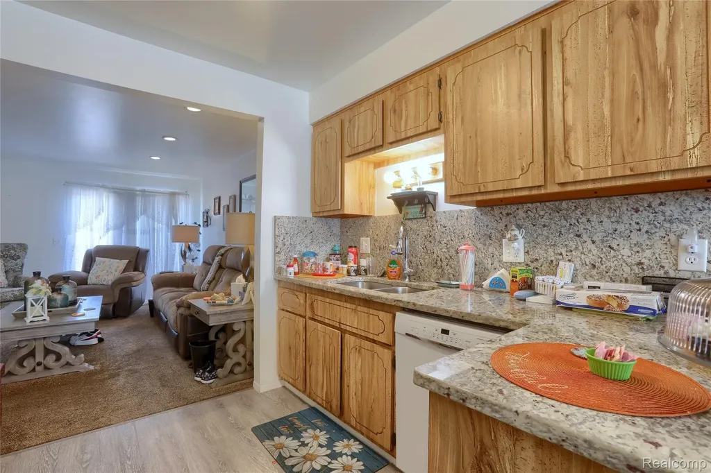 30784 Quinkert Street Roseville City MI 48066
