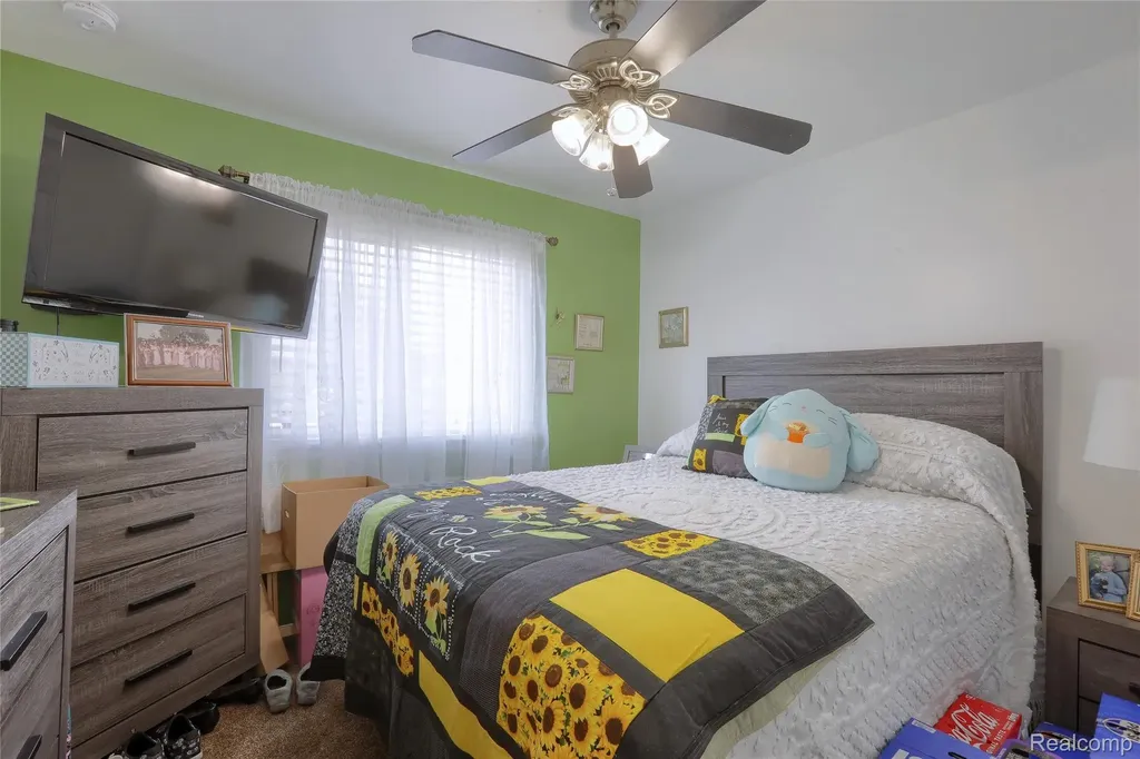 30784 Quinkert Street Roseville City MI 48066
