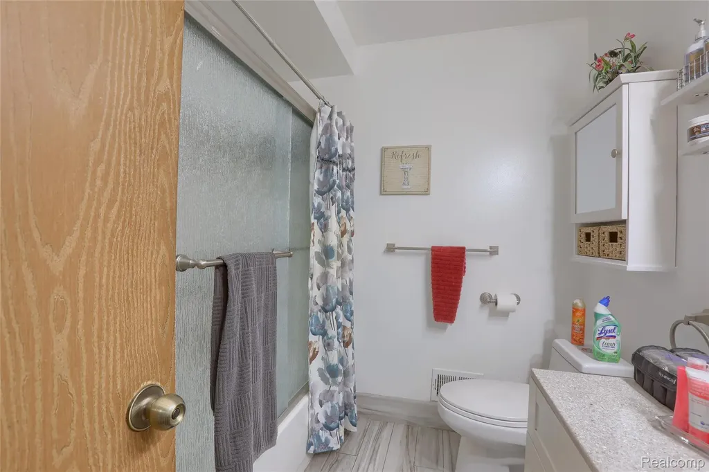 30784 Quinkert Street Roseville City MI 48066