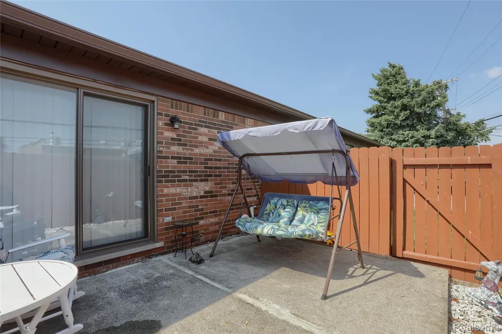 30784 Quinkert Street Roseville City MI 48066