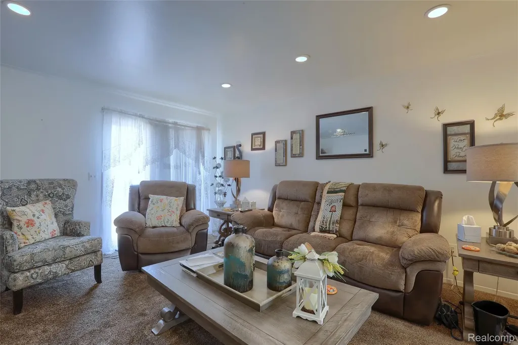 30784 Quinkert Street Roseville City MI 48066