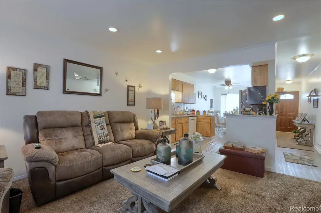 30784 Quinkert Street Roseville City MI 48066