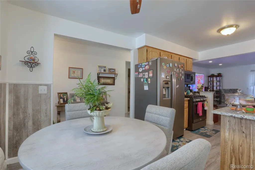30784 Quinkert Street Roseville City MI 48066
