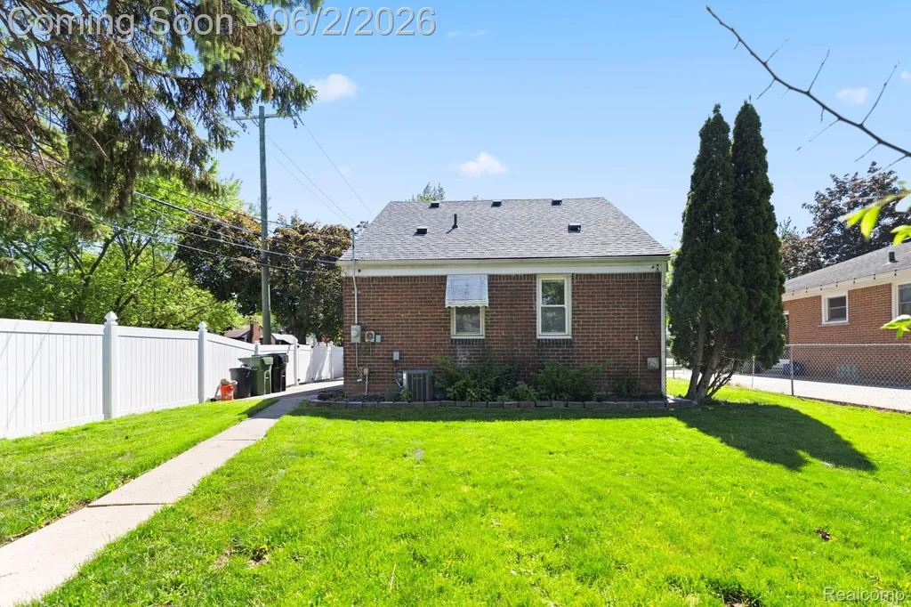 7604 Robinson Avenue Allen Park City MI 48101