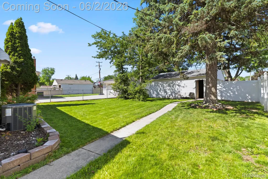 7604 Robinson Avenue Allen Park City MI 48101