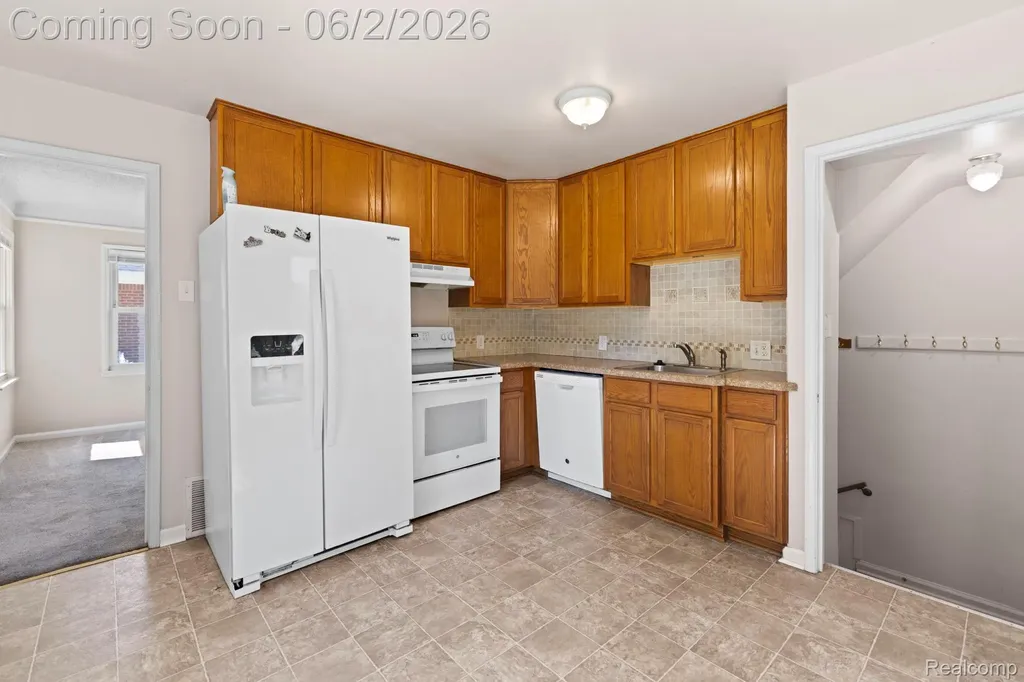 7604 Robinson Avenue Allen Park City MI 48101