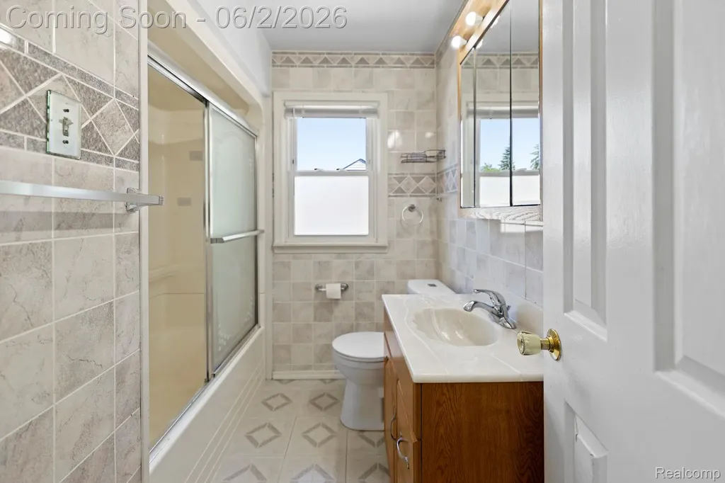 7604 Robinson Avenue Allen Park City MI 48101