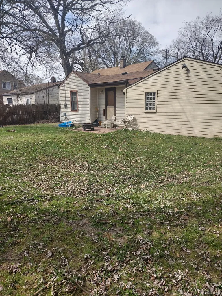 24667 Puritan Redford Charter Township MI 48239