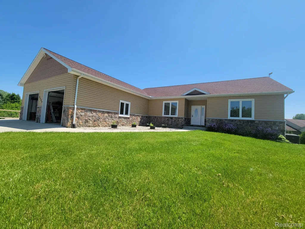 4266 Mccandlish Road Grand Blanc Charter Township MI 48439