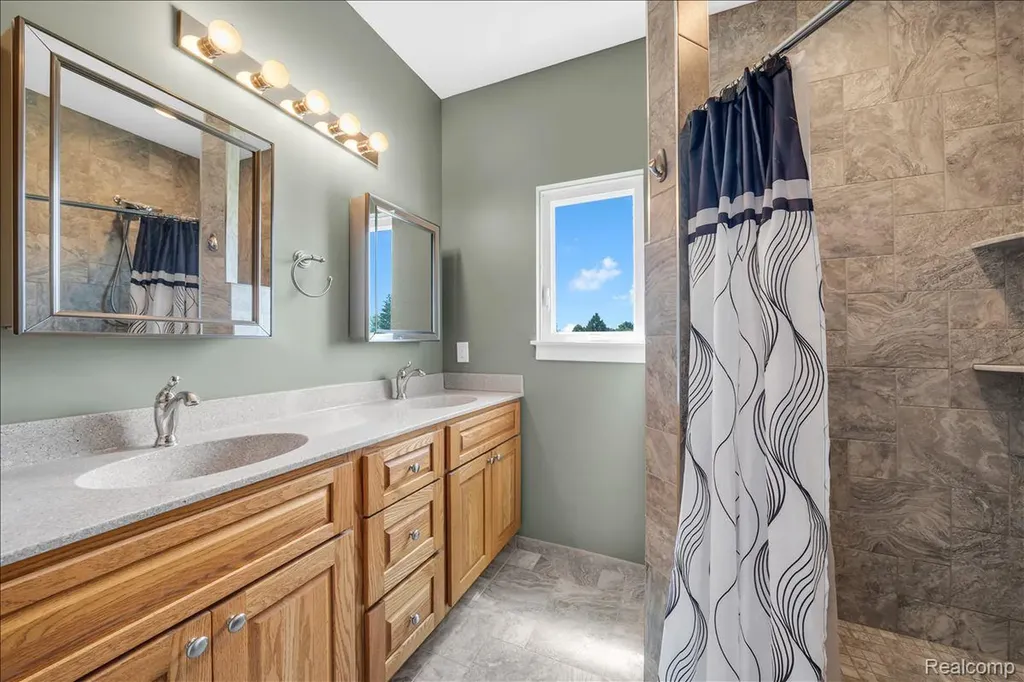 4266 Mccandlish Road Grand Blanc Charter Township MI 48439