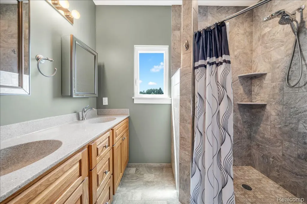 4266 Mccandlish Road Grand Blanc Charter Township MI 48439