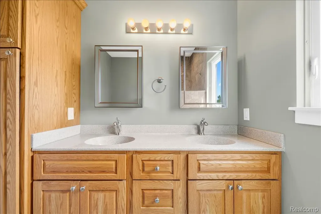 4266 Mccandlish Road Grand Blanc Charter Township MI 48439