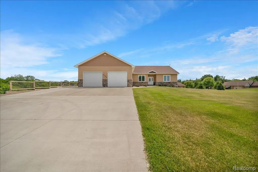 4266 Mccandlish Road Grand Blanc Charter Township MI 48439