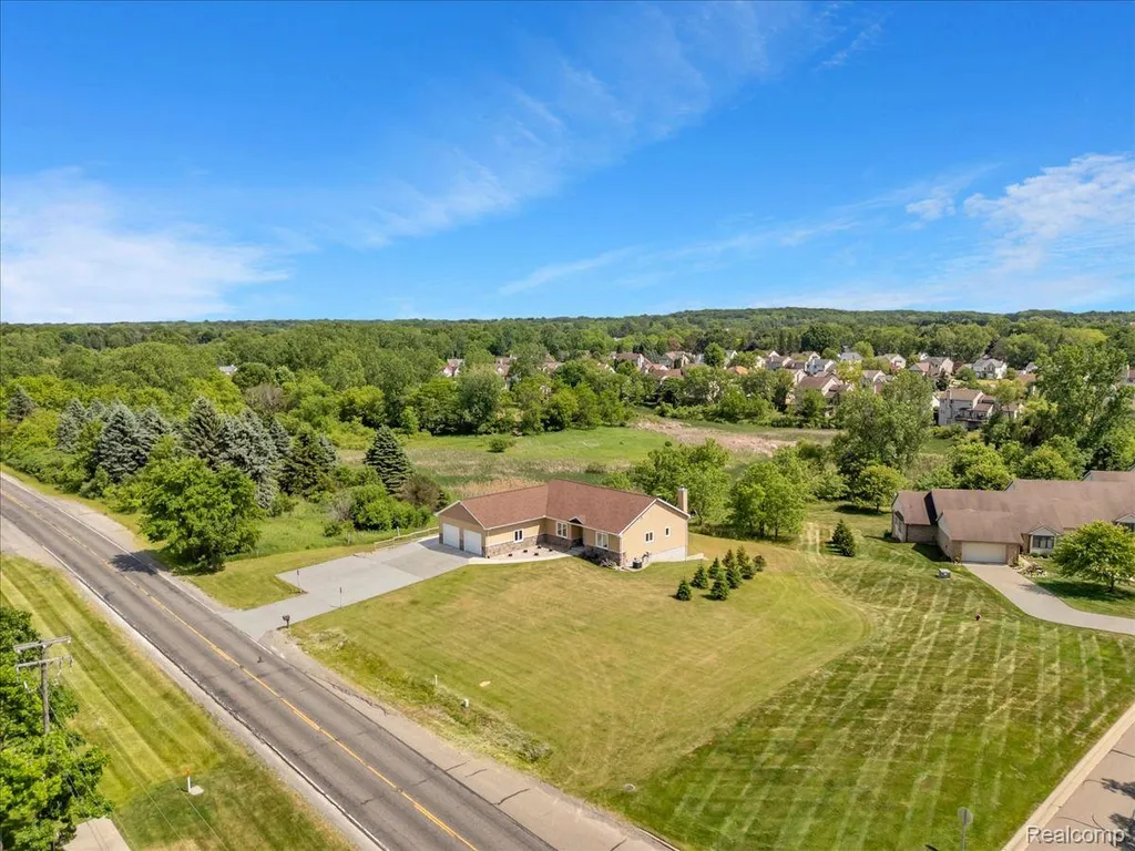 4266 Mccandlish Road Grand Blanc Charter Township MI 48439
