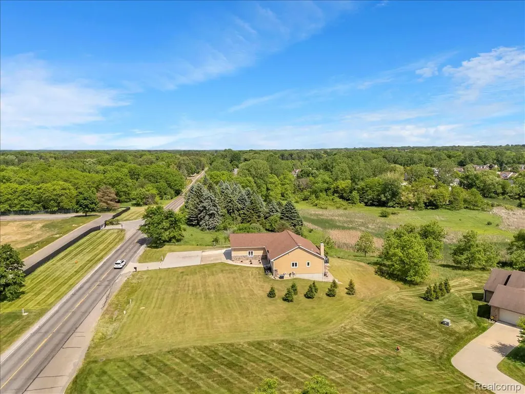 4266 Mccandlish Road Grand Blanc Charter Township MI 48439