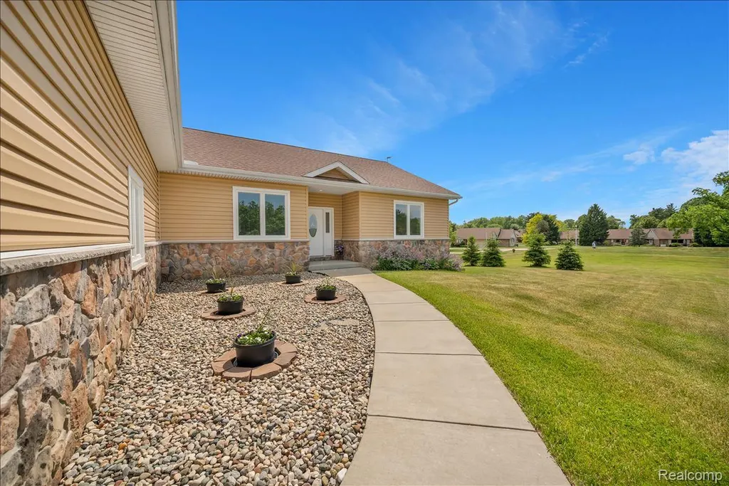 4266 Mccandlish Road Grand Blanc Charter Township MI 48439