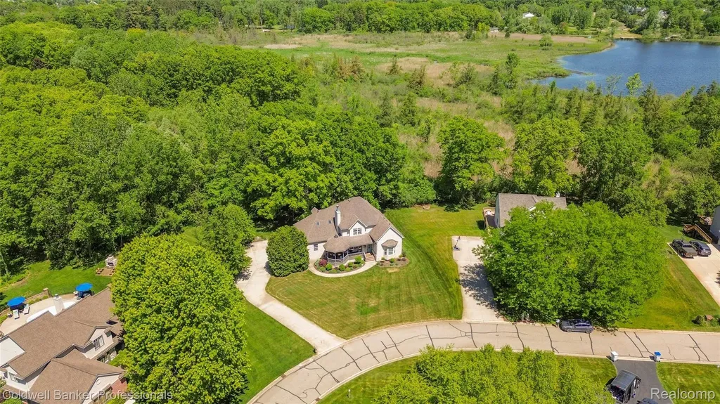 3364 Habitat Trail Hamburg Township MI 48169