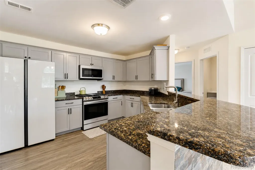45806 Aragon Lane Canton Charter Township MI 48187