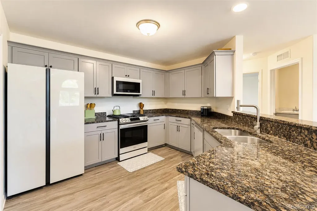 45806 Aragon Lane Canton Charter Township MI 48187