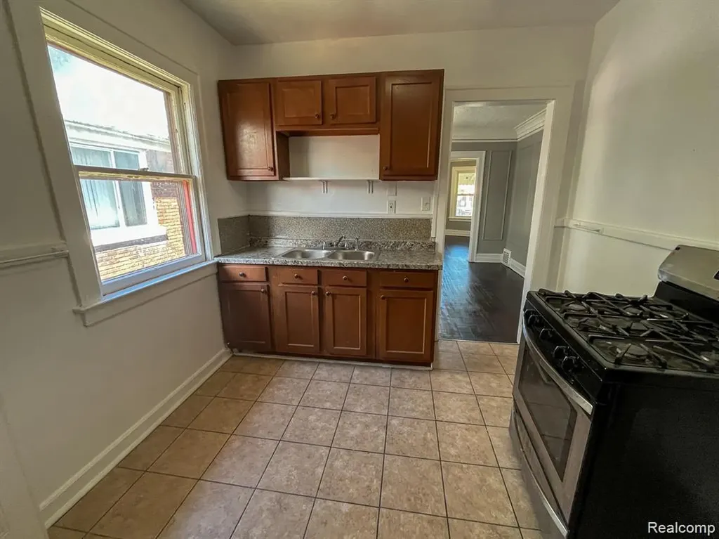 4079-4801 Pingree Street Detroit City MI 48204