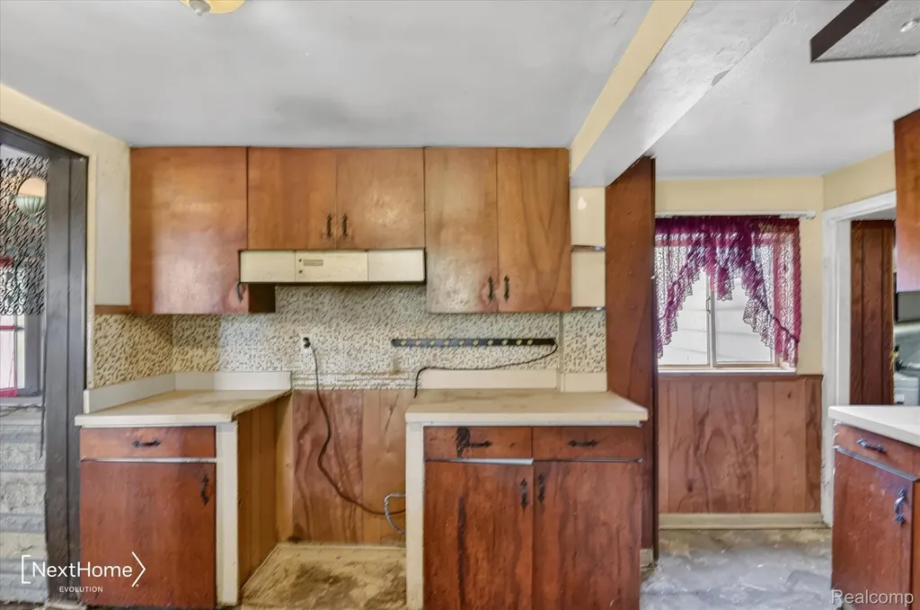 783 E Huron River Drive Van Buren Charter Township MI 48111