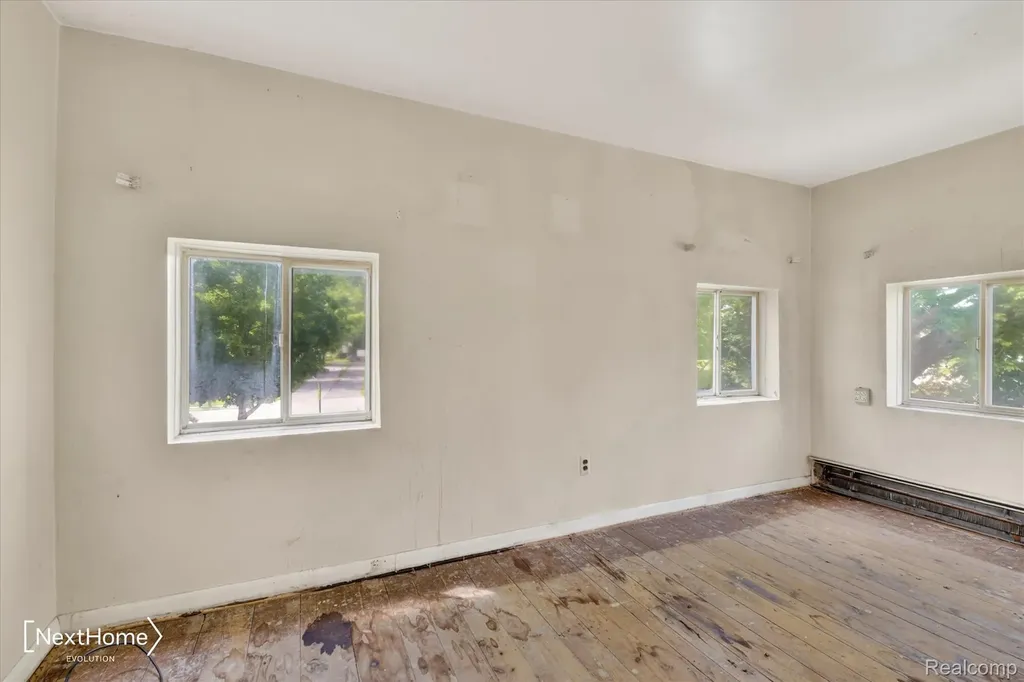 783 E Huron River Drive Van Buren Charter Township MI 48111