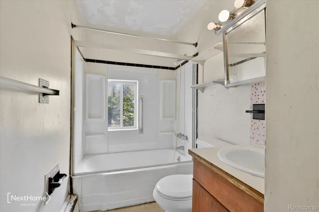 783 E Huron River Drive Van Buren Charter Township MI 48111