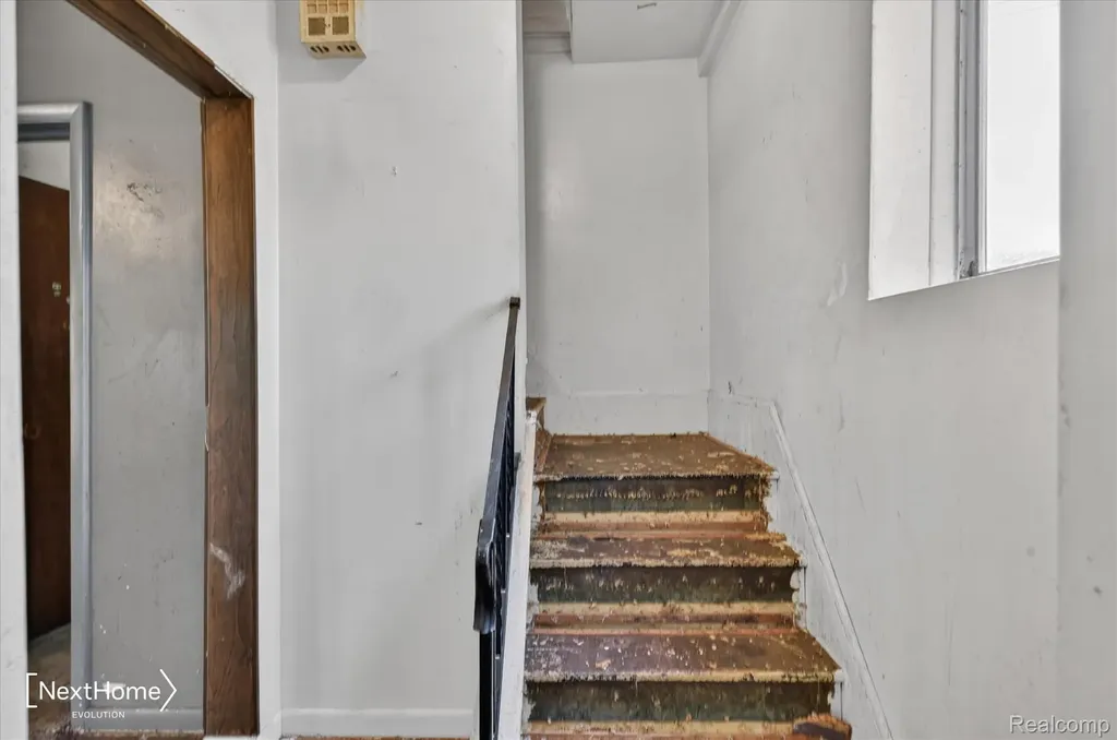 783 E Huron River Drive Van Buren Charter Township MI 48111
