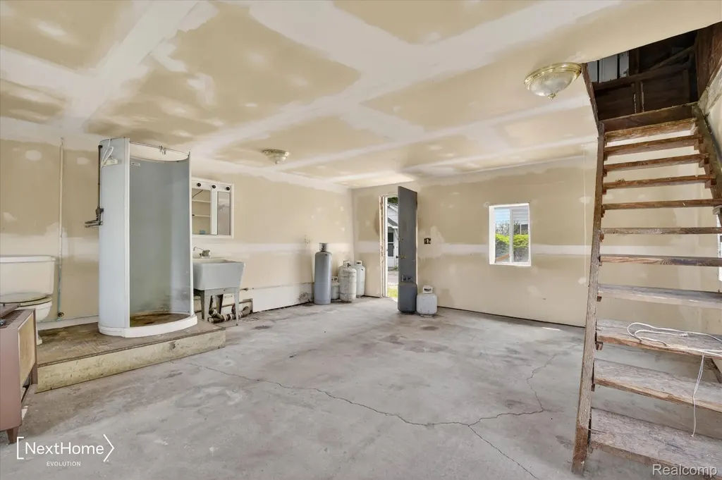 783 E Huron River Drive Van Buren Charter Township MI 48111