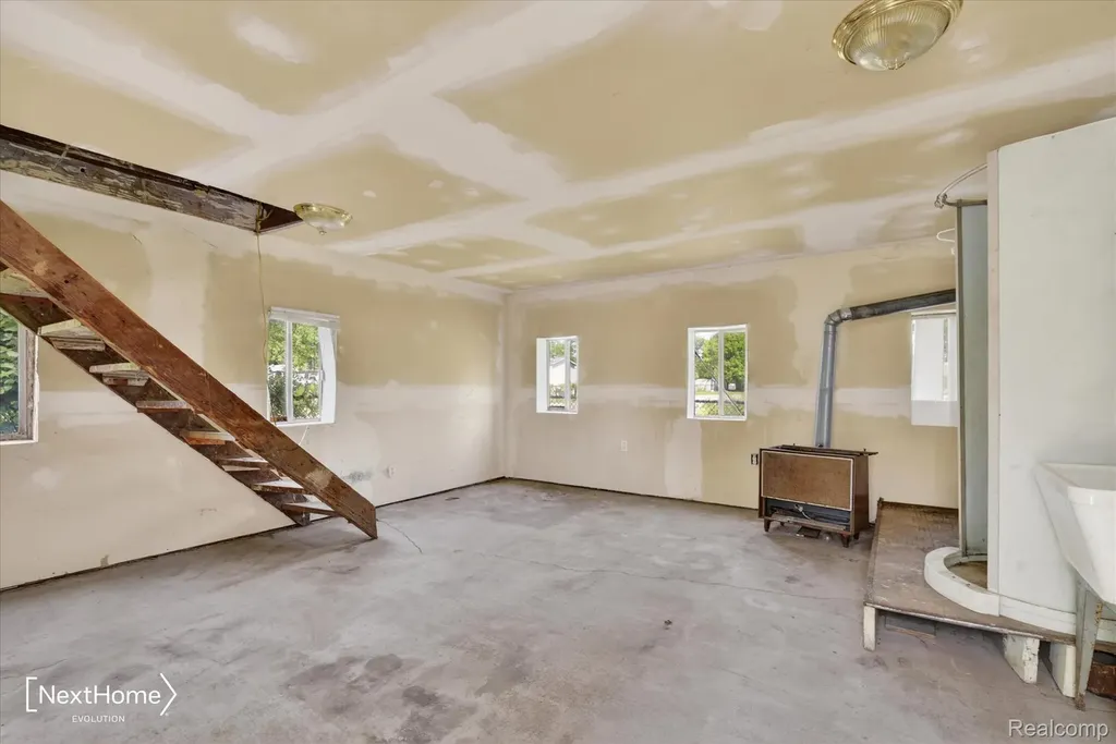 783 E Huron River Drive Van Buren Charter Township MI 48111