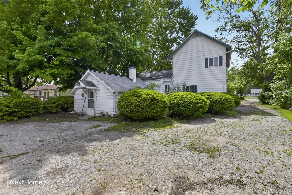783 E Huron River Drive Van Buren Charter Township MI 48111