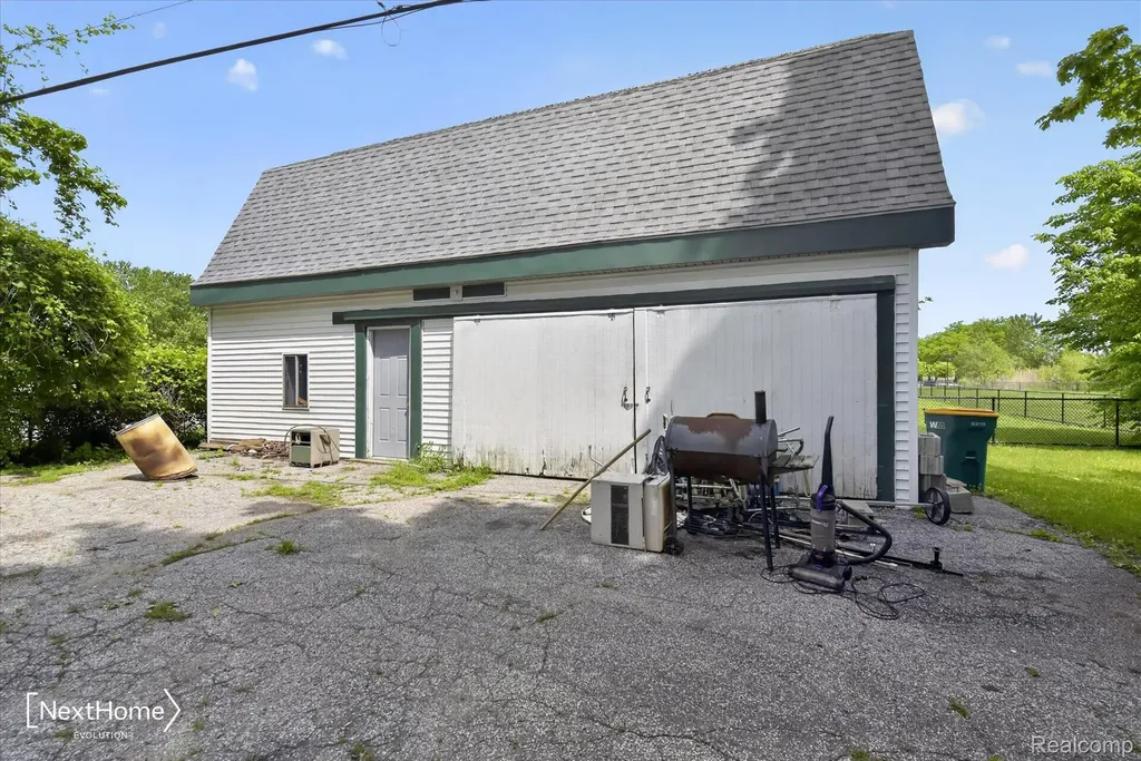 783 E Huron River Drive Van Buren Charter Township MI 48111