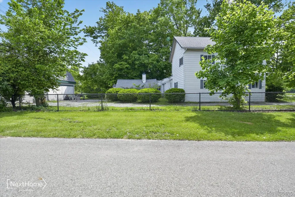 783 E Huron River Drive Van Buren Charter Township MI 48111