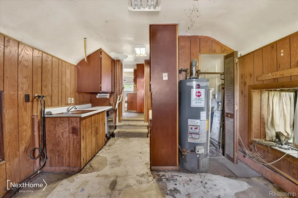 783 E Huron River Drive Van Buren Charter Township MI 48111