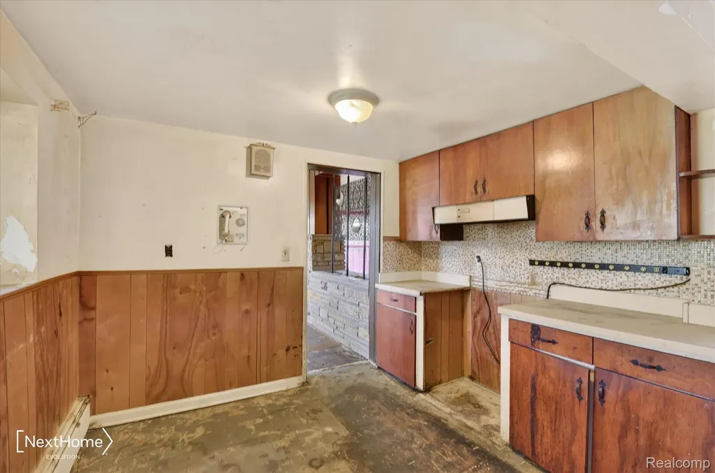 783 E Huron River Drive Van Buren Charter Township MI 48111