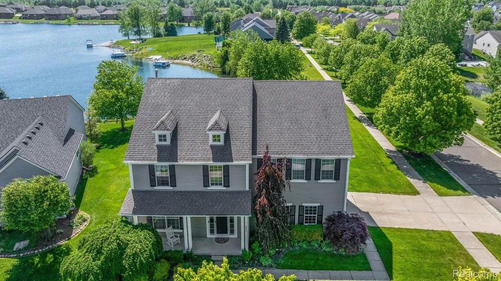 840 Cross Circle Oxford Charter Township MI 48371
