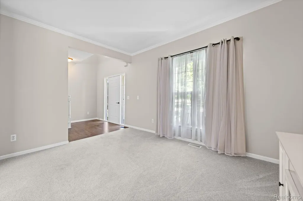 840 Cross Circle Oxford Charter Township MI 48371
