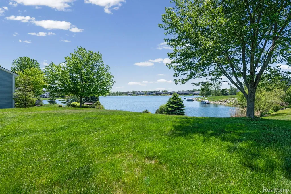840 Cross Circle Oxford Charter Township MI 48371