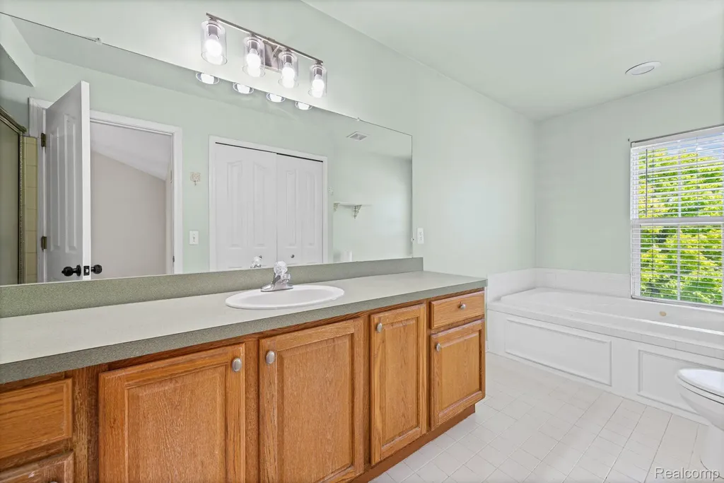 840 Cross Circle Oxford Charter Township MI 48371