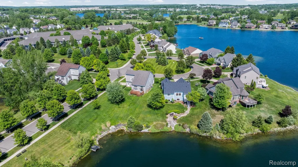 840 Cross Circle Oxford Charter Township MI 48371